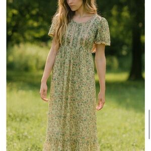 Jinty’s of London Vintage Cottage Core Small Floral Pattern Flutter Sleeve Dress